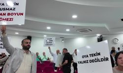 Seyhan Belediyesi CHP'li belediye meclis üyeleri, Başkan Oya Tekin'in gözaltına alınmasına tepki gösterdi 