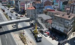  Silivri Eski Sanayi Üst Geçidi’nde asansör montajı sürüyor