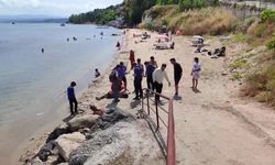 Sinop'ta denizde boğulma tehlikesi geçiren 13 yaşındaki çocuk cankurtaran tarafından kurtarıldı
