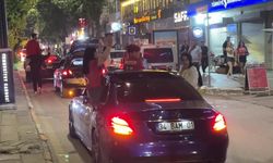 Van’da Vanspor coşkusu kent meydanına taştı... Şampiyonluk kutlamaları devam ediyor 