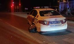 Kırmızı ışıkta zincirleme kaza: 2 jandarma personeli yaralandı