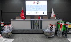 Adana'da 16'sı kadın 32 çiftçiye makine desteği