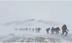 Artos Dağı'nda tipi ve fırtına: Dağcılar geri dönmek zorunda kaldı