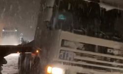 Düzce'de geçiş güzergahlarında tırlar makasladı, yollar kısmen kapandı