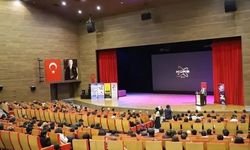 EBYÜ'de dijital bilgi ve yapay zekâ konuşuldu