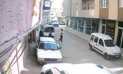 Ekmek arabasının kapısı böyle yere serdi