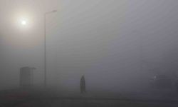 Elazığ'da sis görüş mesafesini 5 metreye düşürdü
