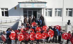Erzincan'da gökyüzünü polisler ve çocuklar birlikte renklendirdi