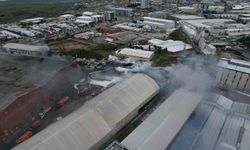 Esenyurt'ta devam eden fabrika yangını havadan görüntülendi