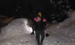 Evlerinde mahsur kalan engelli anne ve kızı ekiplerce kurtarıldı