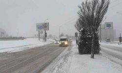 Gaziantep'te yoğun kar yağışı etkili oluyor