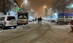 Hasköy'e mevsimin ilk karı yağdı