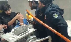 Kolu hamur makinesine sıkışan çocuğun imdadına itfaiye yetişti