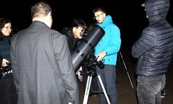 Köyceğiz'de öğrenciler Ay'ı teleskopla inceledi