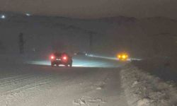 Kurubaş Geçidi'nde tipi etkili oluyor