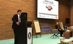 Kütahya'da şair ve yazar Esat Anık için 'Saygı Gecesi' düzenlendi