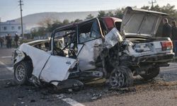 Milas'ta zincirleme kaza, Tofaş araç teneke kutu gibi ezildi