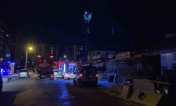 Mobilya imalathanesinde çıkan yangın paniğe neden oldu