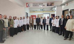 Müdür Yılmaz, uluslararası yemek yarışmasında dereceye giren öğrencileri ziyaret etti