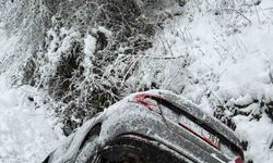 Otomobil kanala uçtu: 5'i çocuk 8 yaralı