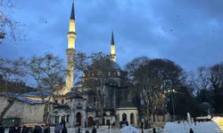 Regaip Kandili'nde vatandaşlar Eyüpsultan Camii'ne akın etti
