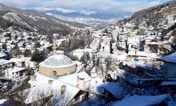 Tarihi osmanlı kasabasında kış güzelliği