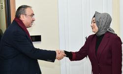 15 Temmuz şehidinin kızını ziyaret eden Vali: 'Onlar sayesinde milli irade gasp edilemedi'