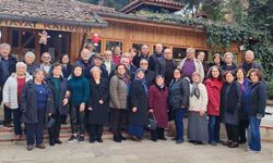 45 yıl önce aynı sırada oturan arkadaşlar kahvaltı sofrasında bir araya geldi