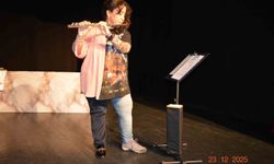 55 yaşında Biyologluğu bırakıp tiyatrocu oldu