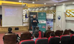 Ağrı'da basın mensuplarına yönelik yapay zekâ destekli medya uzmanlığı eğitimi başladı