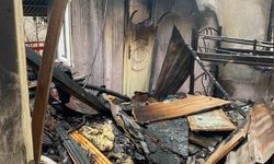 Alevlere teslim olan ev kullanılmaz hale geldi