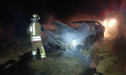 Alevlere teslim olan otomobil kullanılmaz hale geldi