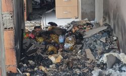 Antalya'da 5 katlı apartmanın çatı katında korkutan yangın