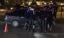 Antalya'da polisten kaçan sürücü kaza yaptı