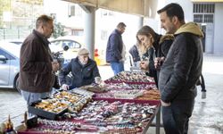 Antika pazarı, Mersin'de nostalji tutkunlarını buluşturuyor