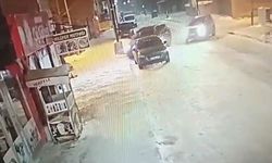 Ardahan'da otomobil iş yerine daldı