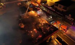 Ataşehir'de iki katlı binanın çatısında yangın