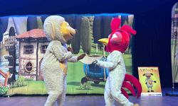 Başiskele'de yarıyıl tatilindeki çocuklar 'Kuzucuk' müzikalini izledi
