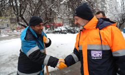 Başkan Çolakbayrakdar: 'Bereketle gelen kar yağışına karşı çalışmalar aralıksız sürüyor'