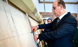 Başkan Geçit, halı dokuma kursunda kesim törenine katıldı