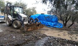 Başkan Şimşek yağıştan etkilenen mahallelerde incelemelerde bulundu