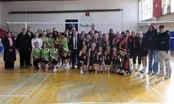 Bilecik'te küçük kızlar voleybol müsabakaları tamamlandı