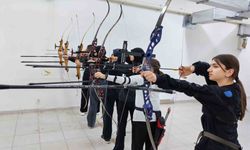 Bilecik'te okçuluk eğitimleri sürüyor