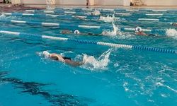 Bilecik'te spor okulları yüzme antrenmanları yoğun tempoyla sürüyor
