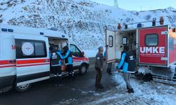 Bingöl'de UMKE'den zorlu şartlarda hasta nakli