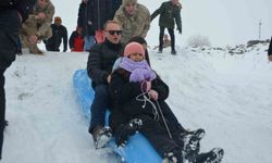 Bulanık Kaymakamlığı'ndan çocuklara unutulmaz kış şenliği