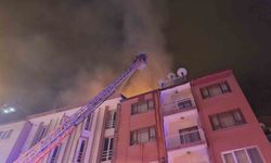 Burdur'da 4 katlı binada korkutan yangın