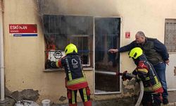 Burhaniye de baharatçı dükkanı yandı