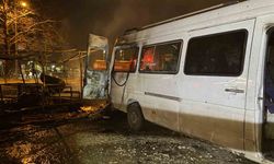 Bursa korkutan yangın: Baraka ve minibüs alev topuna döndü