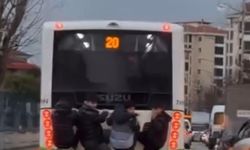 Bursa'da belediye otobüsünde tehlikeli yolculuk